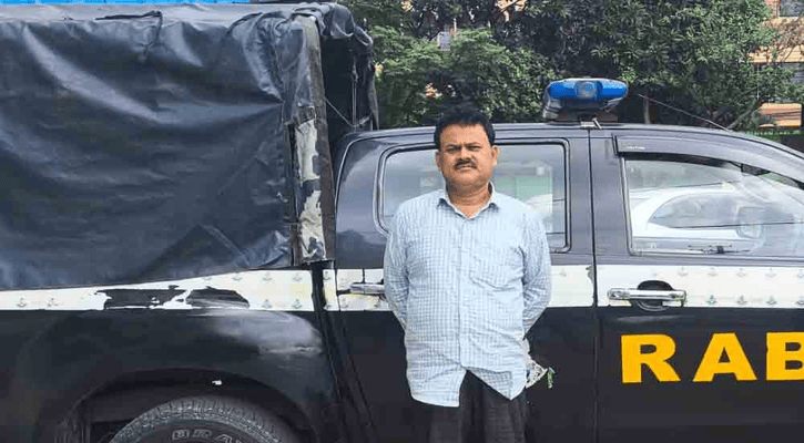 তার বিরুদ্ধে কক্সবাজার জেলার বিভিন্ন থানায় একাধিক মামলা রয়েছে।’
