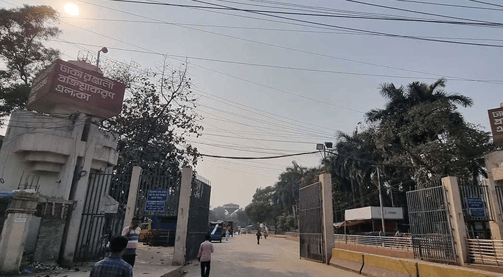 আজও ডিইপিজেডের ৯০ কারখানায় উৎপাদন বন্ধ