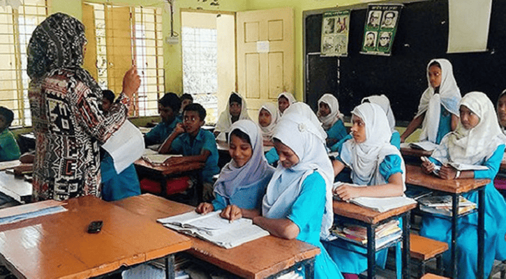 তিন দফা দাবিতে আজ থেকে কর্মবিরতিতে যাচ্ছেন প্রাথমিকের শিক্ষকরা