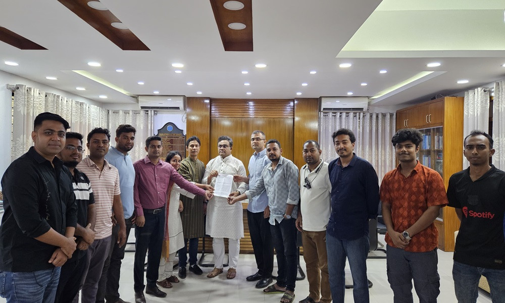 অপরিকল্পিত উন্নয়ন বন্ধে জাবি ছাত্রদলের স্মারকলিপি