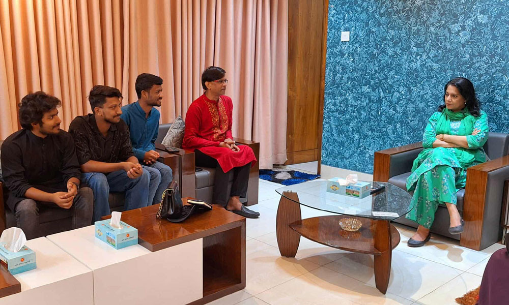 কাপড় ও পাটের ব্যাগ ব্যবহারের অভ্যাস গড়ে তুলতে হবে