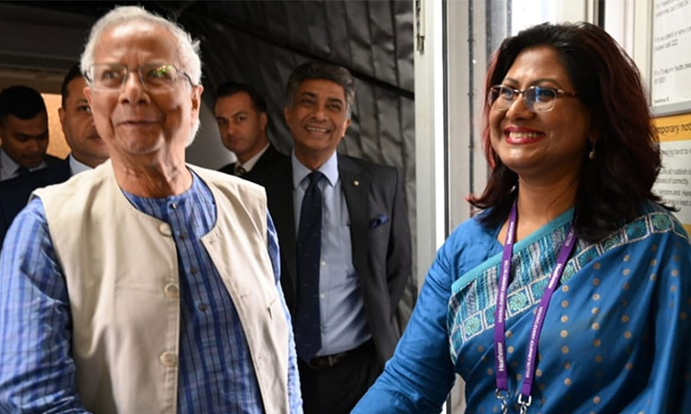 যুক্তরাজ্যে পৌঁছেছেন প্রধান উপদেষ্টা