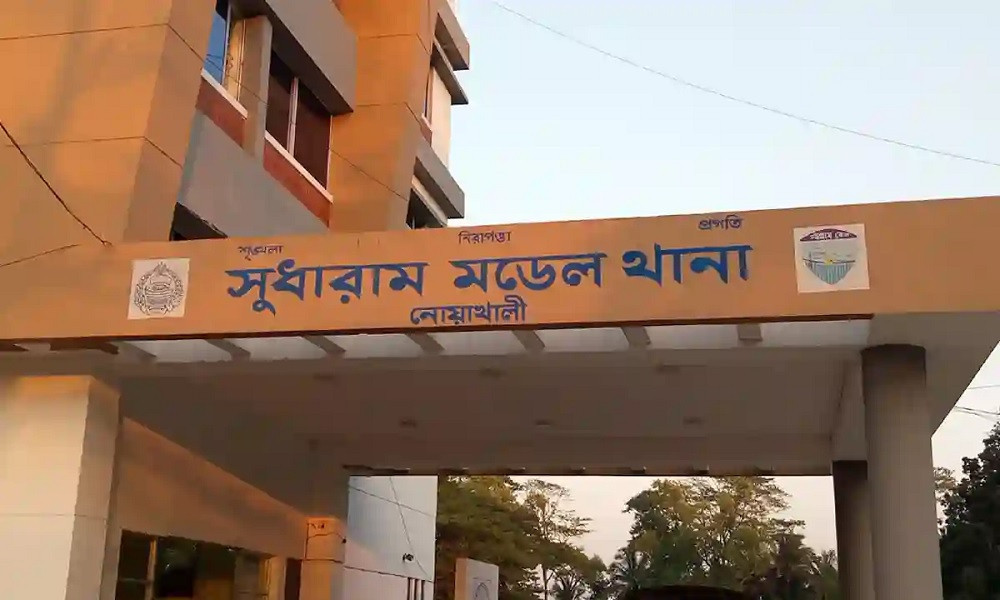 নোয়াখালীতে মা-মেয়ের ঝুলন্ত মরদেহ উদ্ধার
