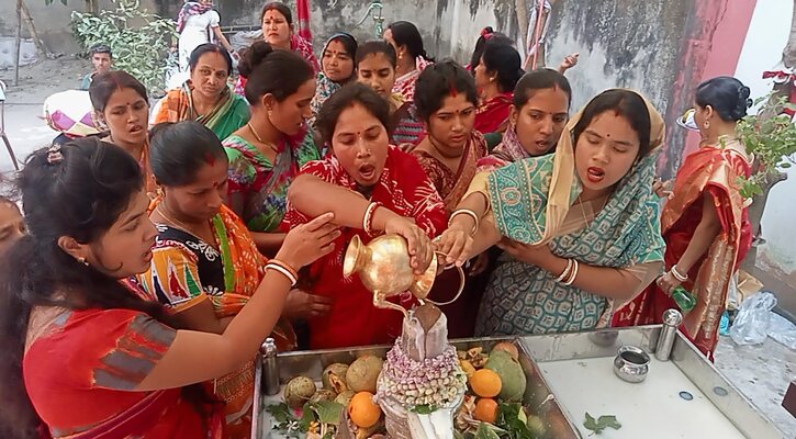 মতলব দক্ষিনে কালীবাড়ীতে শিব চতুরর্দশী পূজা অনুষ্ঠিত