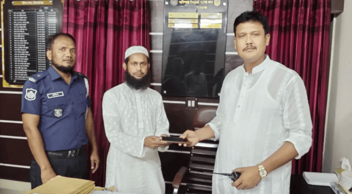 চুরির পর ইমামের মোবাইল ফিরিয়ে দিল চোর