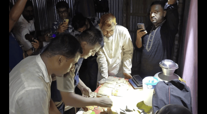 লামায় ডাকাতি : ৩ লাখ টাকা উদ্ধার, গ্রেপ্তার ৫