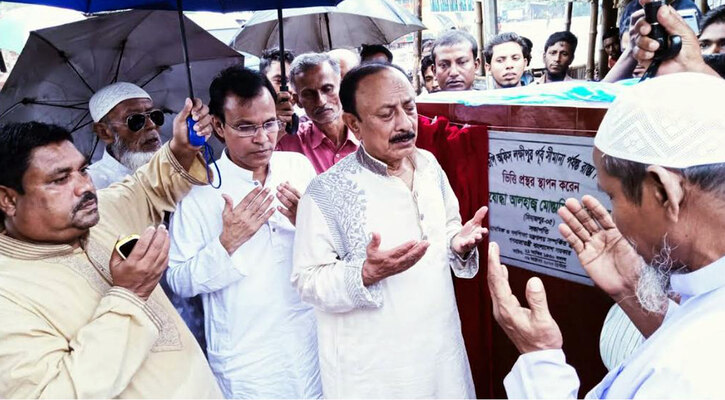 ফুলবাড়ীতে ২ কোটি টাকা ব্যয়ে সড়ক নির্মাণ কাজের উদ্বোধন