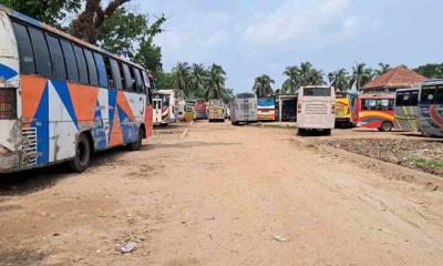 ভোলার অভ্যন্তরীণ ৫ রুটে বাস ধর্মঘট, ভোগান্তিতে যাত্রীরা