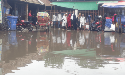 গফরগাঁওয়ে স্টেশন চত্বরে হাঁটু পানি, যাত্রী দুর্ভোগ চরমে