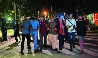 ঢাবিতে বামপন্থীদের মশাল মিছিল, শিক্ষার্থীদের ভুয়া ভুয়া স্লোগান