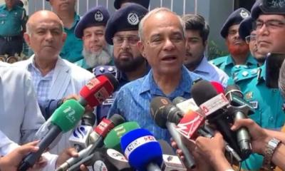দুর্নীতিবাজরা নেই, তাই বাজারে গরুর দাম কম : স্বরাষ্ট্র উপদেষ্টা