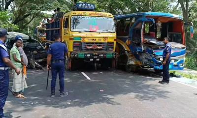 সিরাজগঞ্জে বাস ও মাইক্রোবাস সংঘর্ষে আহত ১৫
