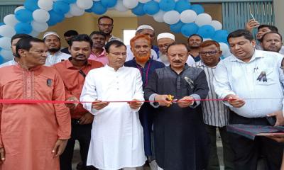 ফুলবাড়ীতে চারতলা বিশিষ্ট মাদ্রাসার একাডেমিক ভবনের উদ্বোধন