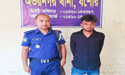 আলোচিত ফুচকা কান্ডে দুই শতাধিক মানুষ অসুস্থ হওয়ায় দোকানিকে আটক করলো পুলিশ