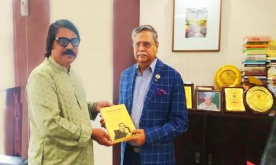 নবনির্বাচিত রাষ্ট্রপতির সঙ্গে রবীন্দ্র বিশ্ববিদ্যালয় উপাচার্যের সৌজন্য সাক্ষাৎ