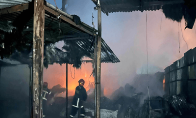 শাহবাগে ফুলের দোকানের আগুন নিয়ন্ত্রণে