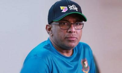 সোমবার ঢাকায় আসছেন ক্রিকেটার চন্ডিকা হাথুরুসিংহ