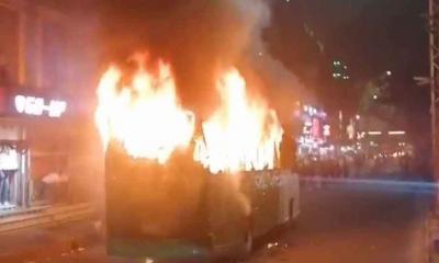 রাজধানীতে বাসে আগুন দিয়েছে দুর্বৃত্তরা, দগ্ধ ১