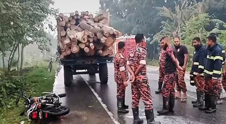 পঞ্চগড়ে মোটরসাইকেল-ট্রাক্টর সংঘর্ষে নিহত ৩