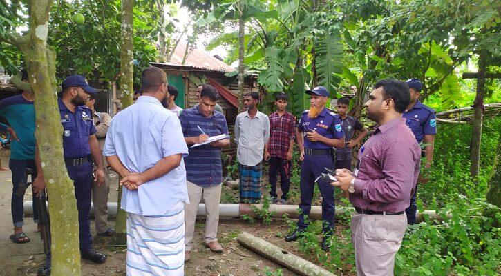 জেলা প্রশাসকের নির্দেশে পুকুর ভরাট বন্ধে ভ্রাম্যমান অভিযান পরিচালনা