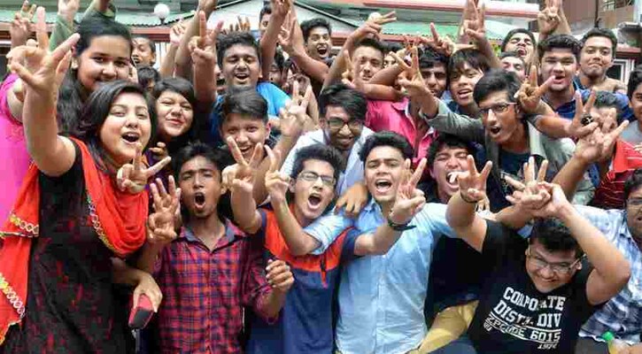এসএসসিতে পাসের হার বাড়লেও কমেছে জিপিএ-৫