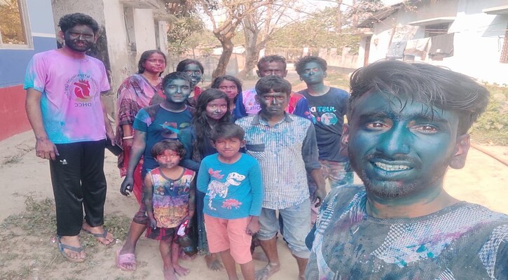 ফুলবাড়ীতে উৎসব মুখরতায় পালিত হল দোল পূর্ণিমা হোলি উৎসব