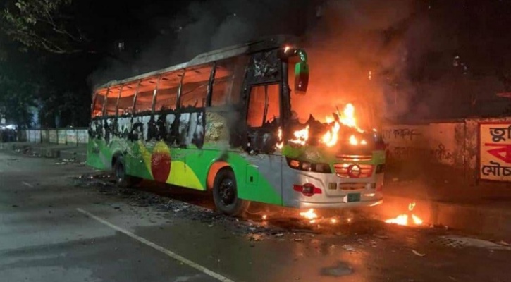 তফসিল ঘোষণার ১৫ ঘণ্টায় ১২ গাড়িতে আগুন দিলো দুর্বৃত্তরা