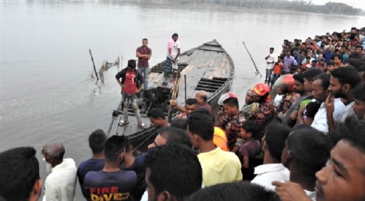 পঞ্চগড়ে নৌকাডুবি : মৃতের সংখ্যা বেড়ে ৩০,এখনও নিখোঁজ ৬৫