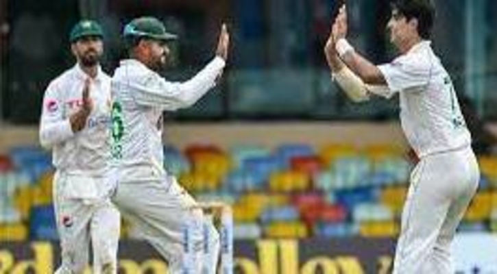 পাকিস্তানের বোলিং তোপে ১৬৬ রানে অলআউট শ্রীলঙ্কা