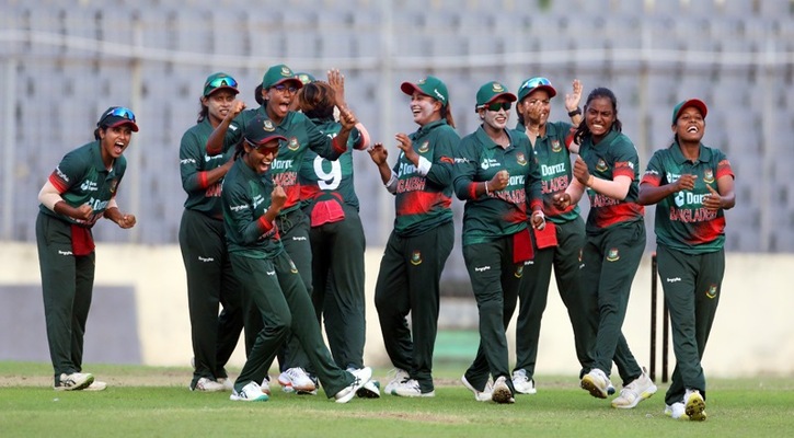 নারী ক্রিকেটারদের ৩৫ লাখ টাকা বোনাস ঘোষণা