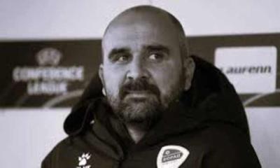 ম্যাচ চলাকালীনই হার্ট অ্যাটাকে মারা গেলেন কোচ