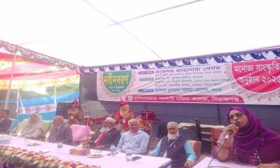 নানা আয়োজনে সিরাজগঞ্জে রাশিদাজ্জোহা সরকারি মহিলা কলেজে নবীনবরণ অনুষ্ঠিত
