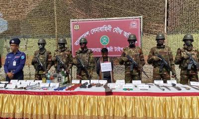 শরীয়তপুরে সেনাবাহিনীর অভিযানে বিপুল অস্ত্র ও গোলাবারুদ উদ্ধার, নারীসহ গ্রেফতার-২