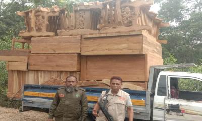 চোরাইকৃত দুই কোটি টাকা মূল্যের  সেগুন কাঠ ও  ফার্ণচার   আটক