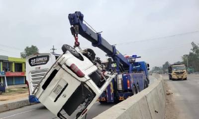 বগুড়ায় চলন্ত মাইক্রোবাসে সিলিন্ডার বিস্ফোরণ, নিহত ৩