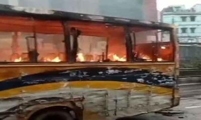 হঠাৎ গুলি ছুড়ে বাসে আগুন, অল্পের জন্য প্রাণে বাঁচলেন যাত্রীরা