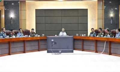 নির্বাচনে সশস্ত্র বাহিনীকে পেশাদারিত্ব বজায় রাখার নির্দেশ প্রধান উপদেষ্টার