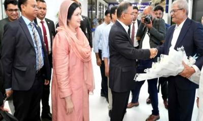 মালয়েশিয়া ও চীন সফর শেষে দেশে ফিরেছেন প্রধানমন্ত্রী তারেক রহমান