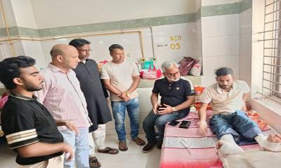 সিরাজগঞ্জে অসুস্থ নেতা-কর্মীদের পাশে জেলা বিএনপি নেতা মির্জা মোস্তফা