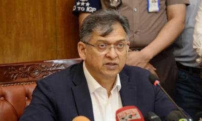 পুলিশকে রাজনৈতিক প্রভাবমুক্ত ও জনবান্ধব হতে হবে: স্বরাষ্ট্রমন্ত্রী