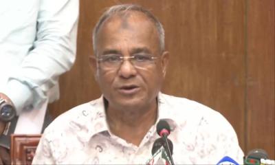 পাশের দেশ ও ফ্যাসিস্টের দোসররা বিশৃঙ্খলা সৃষ্টির চেষ্টা করছে: স্বরাষ্ট্র উপদেষ্টা