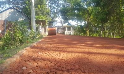 শরীয়তপুরে এলজিইডির সড়ক নির্মাণে ব্যাপক অনিয়মের অভিযোগ, স্থানীয়রা ক্ষুব্দ শরীয়তপুরে এলজিইডির সড়ক নির্মাণে ব্যাপক অনিয়মের অভিযোগ, স্থানীয়রা ক্ষুব্দ