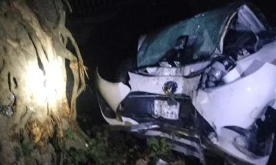 যশোরে গাছের সঙ্গে প্রাইভেটকারের ধাক্কা, একই পরিবারের ৩ জন নিহত