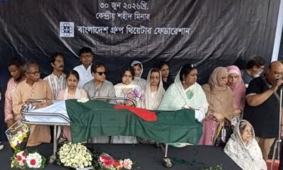 শহীদ মিনারে সর্বস্তরের মানুষের শেষ শ্রদ্ধায় সিক্ত মুস্তাফা মনোয়ার