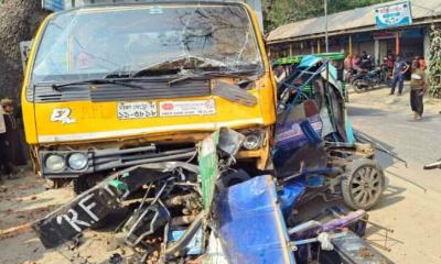 গাইবান্ধায় কাভার্ডভ্যান চাপায় অটোরিকশাচালকসহ নিহত ২