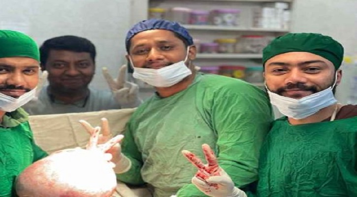 চাঁদপুরে নারীর পেট থেকে ৮ কেজির বেশি ওজনের টিউমার অপসারণ