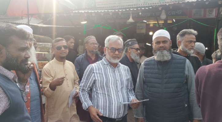 ধানের শীষের পক্ষে গণসংযোগ ও ভোট চাইলেন মির্জা মোস্তফা জামান