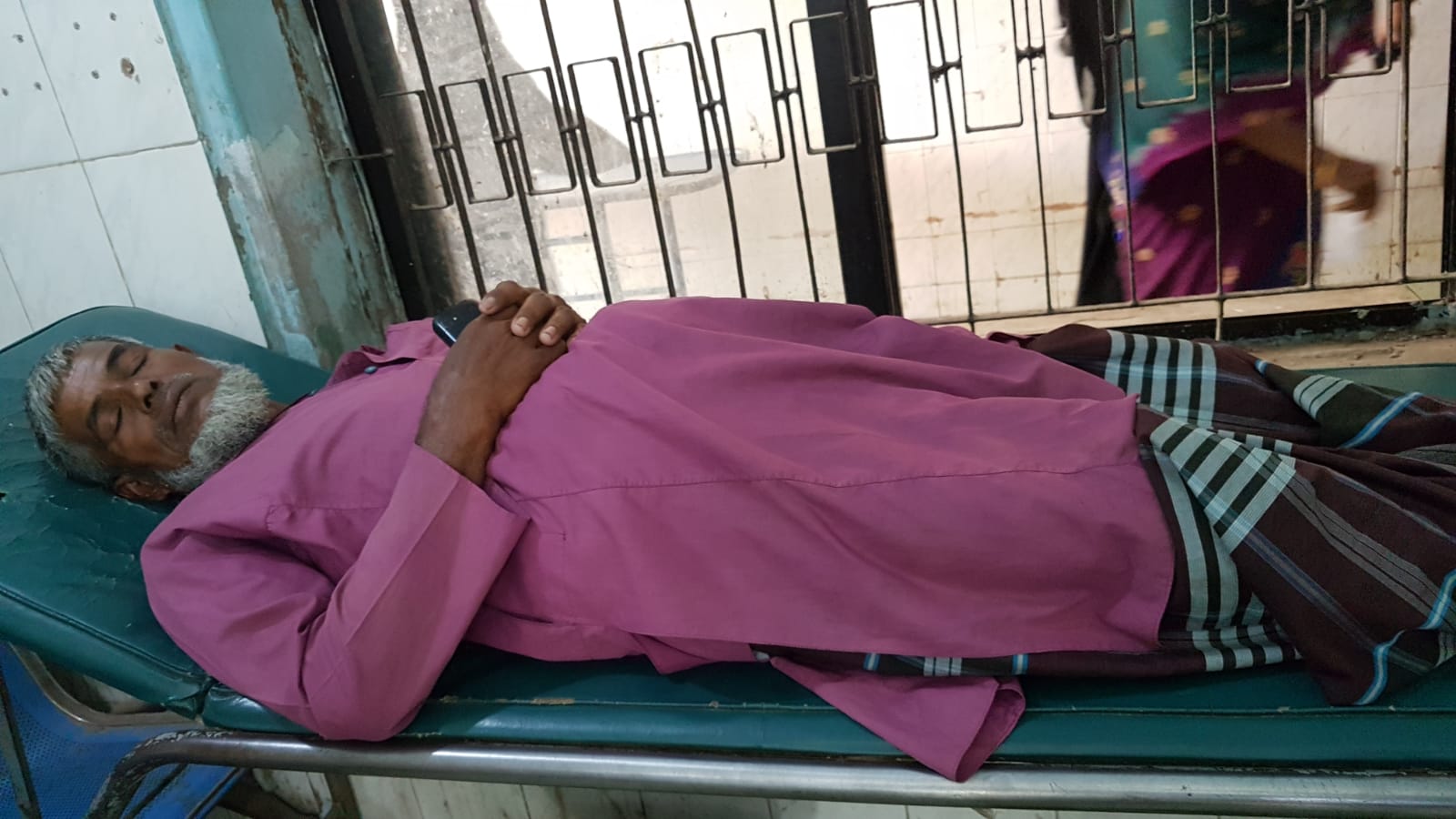 শরীয়তপুর আদালতে হাজিরা শেষে হামলার শিকার হলেন মামলার বাদী