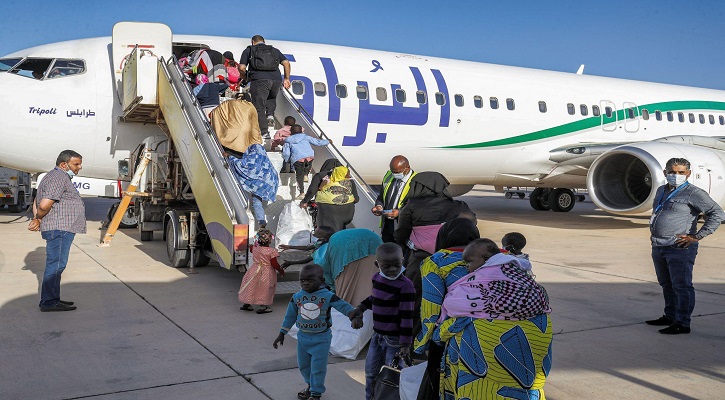 লিবিয়া থেকে দেশে ফিরলেন ১৭৫ বাংলাদেশি