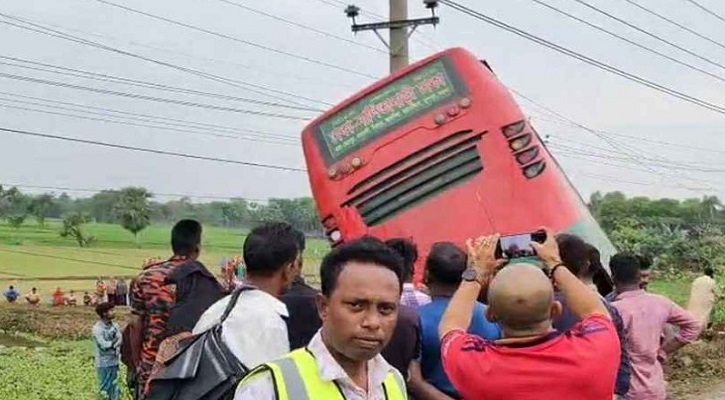 ময়মনসিংহে ত্রিমুখী সংঘর্ষে নিহত ২, আহত ৭